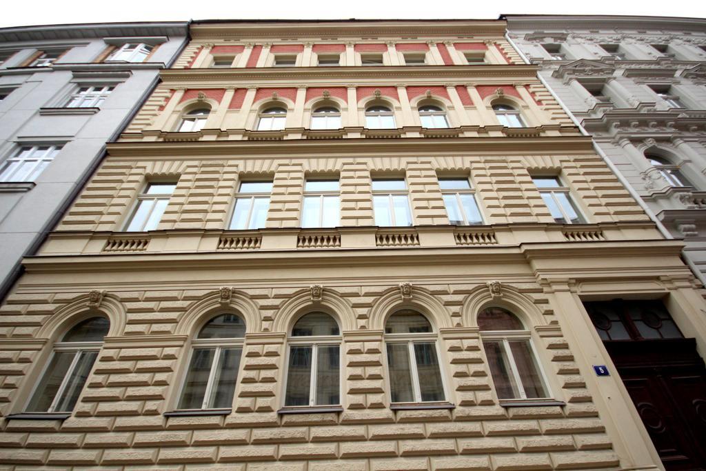 Halkova Studio Praag Kamer foto