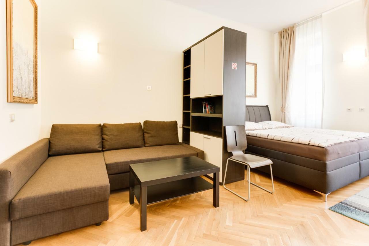 Halkova Studio Praag Buitenkant foto